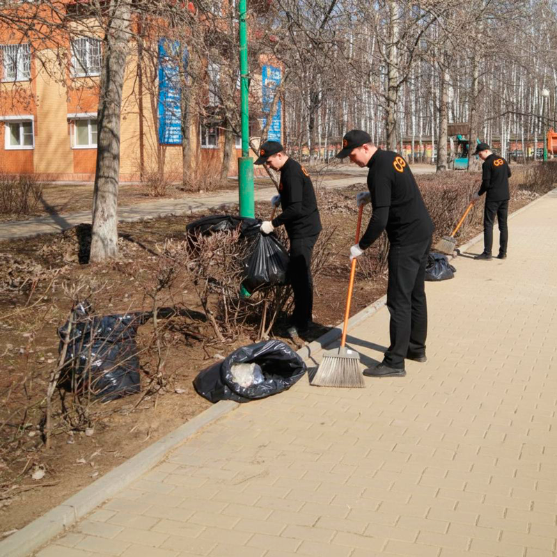 Уборка листьев в Сорочинске